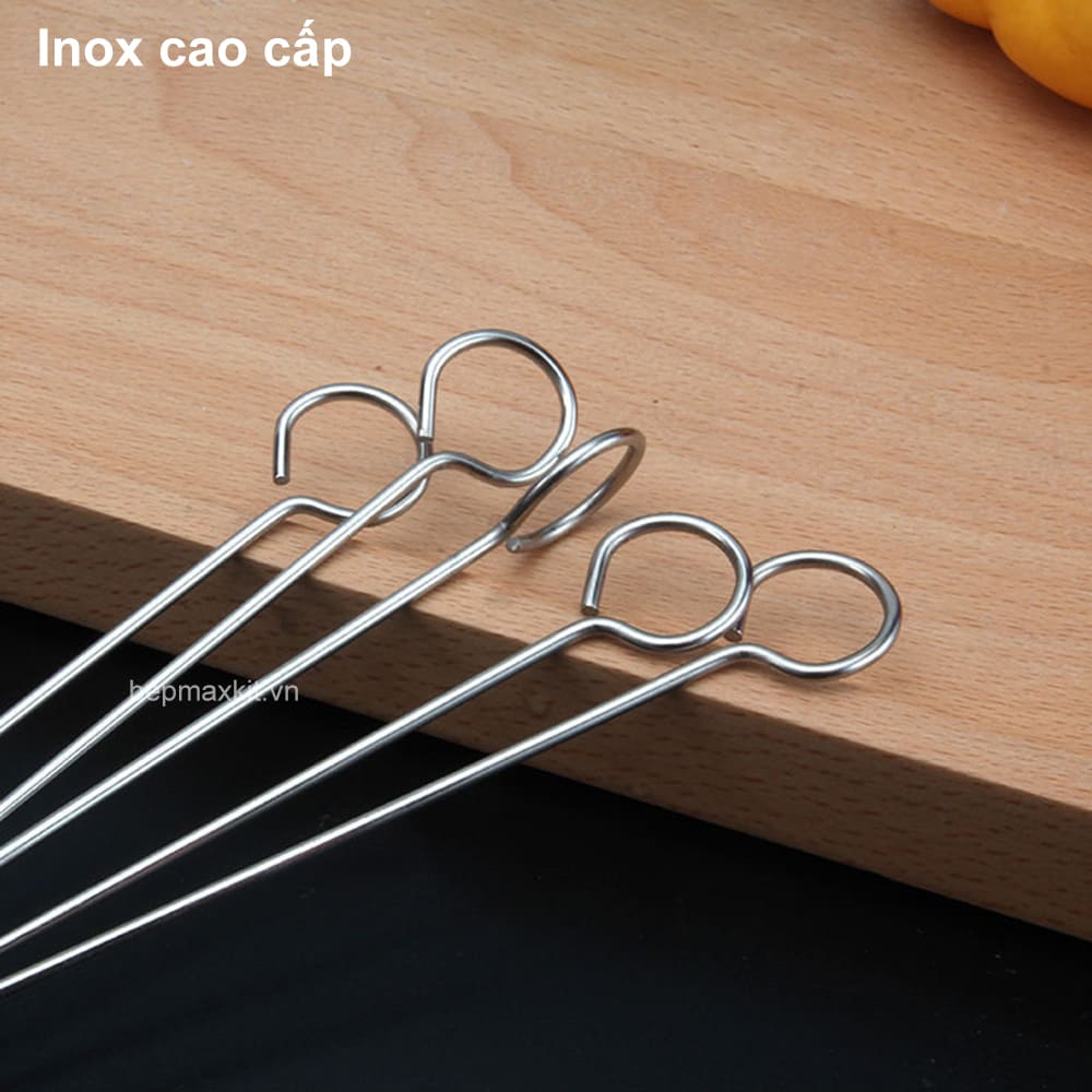 Chất liệu móc xiên vịt bằng inox dễ sử dụng và cọ rửa