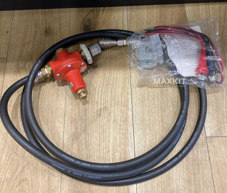 Dây van cấp Gas lò quay vịt có thiết kế nhỏ gọn, dễ tháo lắp